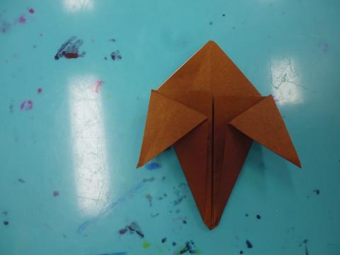 ５歳児 １１月 折り紙製作 みのむし 蓮美幼児学園千里丘キンダースクールブログ