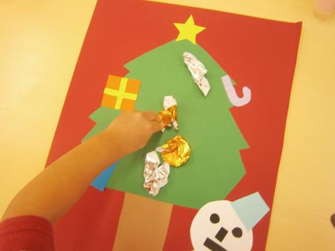 ０歳児 １２月 製作 クリスマスツリー 蓮美幼児学園千里丘キンダースクールブログ