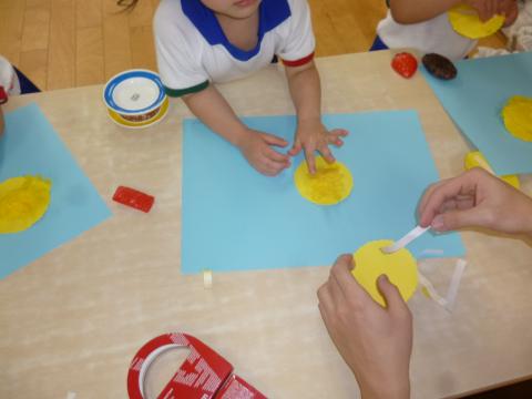 ４月 ２歳児 製作 たんぽぽ 蓮美幼児学園千里丘キンダースクールブログ