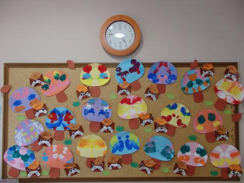 保育室内壁面製作 ９月 きのこ 蓮美幼児学園みなとまちナーサリーブログ