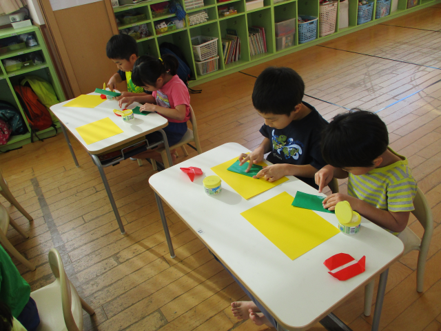 ５歳児 折り紙製作 獅子舞 蓮美幼児学園千里丘キンダースクールブログ